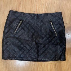 Express - Quilted Faux Leather Mini skirt - Black